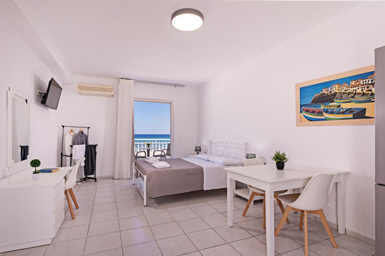 Azure Seaside Apts Magnisía Buitenkant foto
